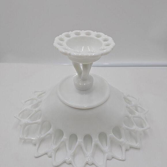 Westmoreland Doric‎ Lattice Milk Elegant Scalloped Pierced Banana Glass Stand - Picture 13 of 16